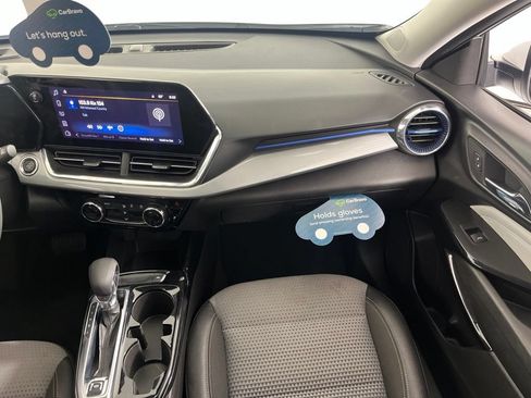 Certified 2025 Chevrolet Trax LT FWD image 16