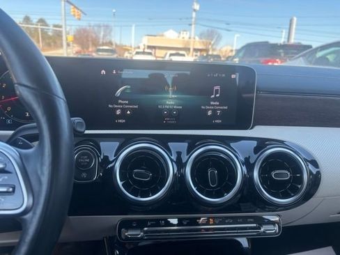 Used 2020 Mercedes-Benz CLA 250 4MATIC image 18