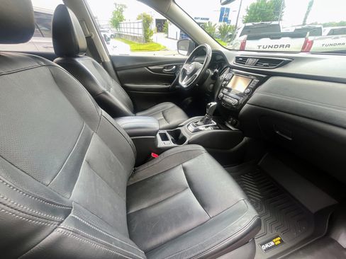 Used 2017 Nissan Rogue SL w/ SL Premium Package image 11