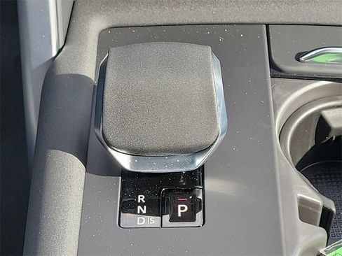 New 2026 Land Rover Discovery Limited Edition image 20