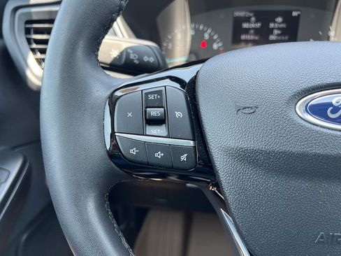 Used 2022 Ford Escape SE w/ Convenience Package FWD image 18