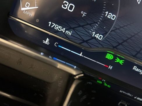 Used 2022 GMC Sierra 1500 Elevation image 30