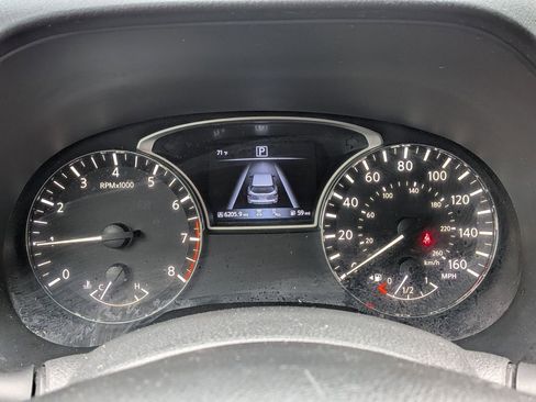 Used 2019 Nissan Pathfinder SL image 29