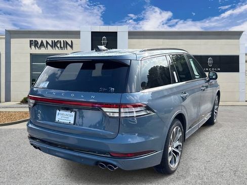 New 2026 Lincoln Aviator AWD w/ Jet Appearance Package image 7