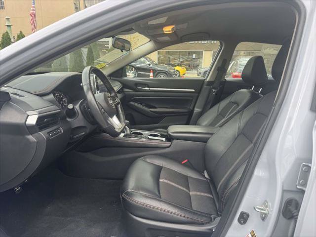 Used 2024 Nissan Altima 2.5 SR FWD image 17