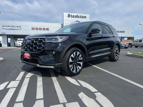 Used 2025 Ford Explorer Platinum w/ LUX Leather Package image 2