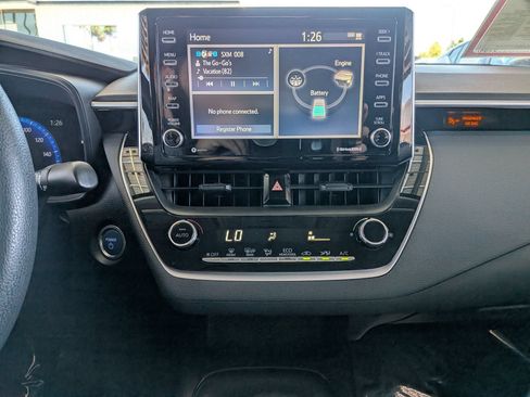 Certified 2021 Toyota Corolla LE FWD image 19