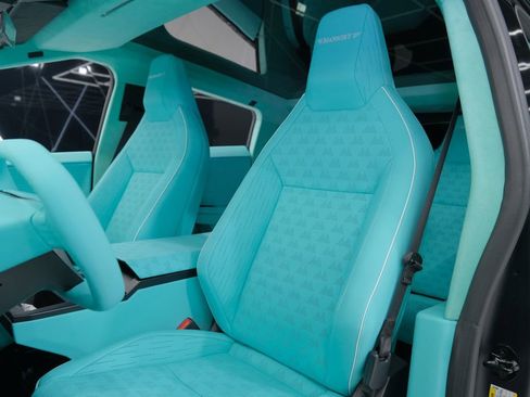 Used 2025 Tesla Cybertruck AWD Crew Cab image 23