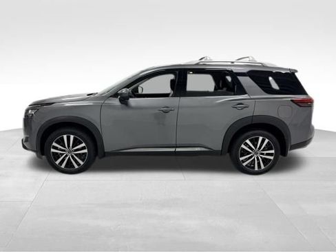 Used 2025 Nissan Pathfinder Platinum w/ Cargo Package AWD/4WD image 3