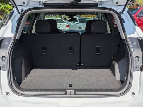 Used 2023 GMC Terrain SLE FWD image 13