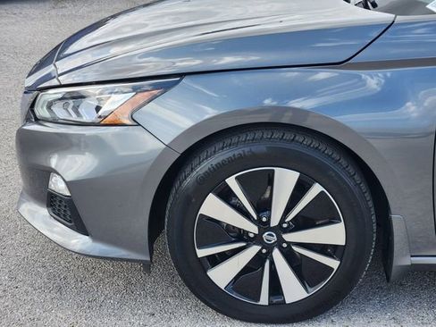 Certified 2022 Nissan Altima 2.5 SV image 5