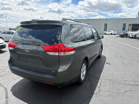 Used 2014 Toyota Sienna LE FWD image 6