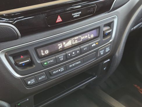 Used 2025 Honda Ridgeline TrailSport image 17