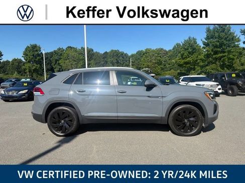 Used 2024 Volkswagen Atlas Cross Sport SE FWD image 8