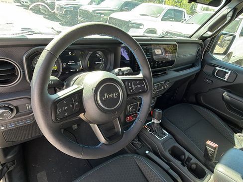 Used 2025 Jeep Wrangler Unlimited Rubicon 4xe w/ Convenience Group AWD/4WD image 24