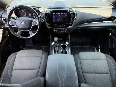 Used 2022 Chevrolet Traverse LT FWD image 11