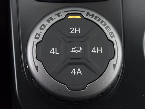 New 2025 Ford Bronco Badlands image 16