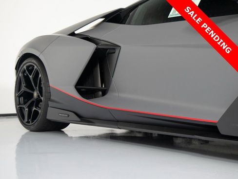 Used 2024 Lamborghini Revuelto image 45