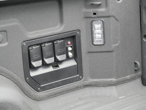 Used 2025 GMC Sierra EV Denali AWD/4WD image 37
