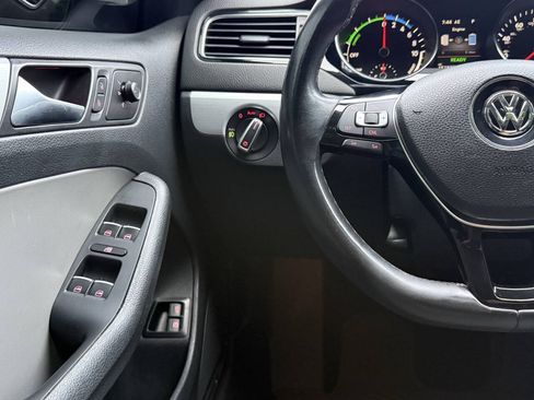 Used 2016 Volkswagen Jetta SEL Premium FWD image 24