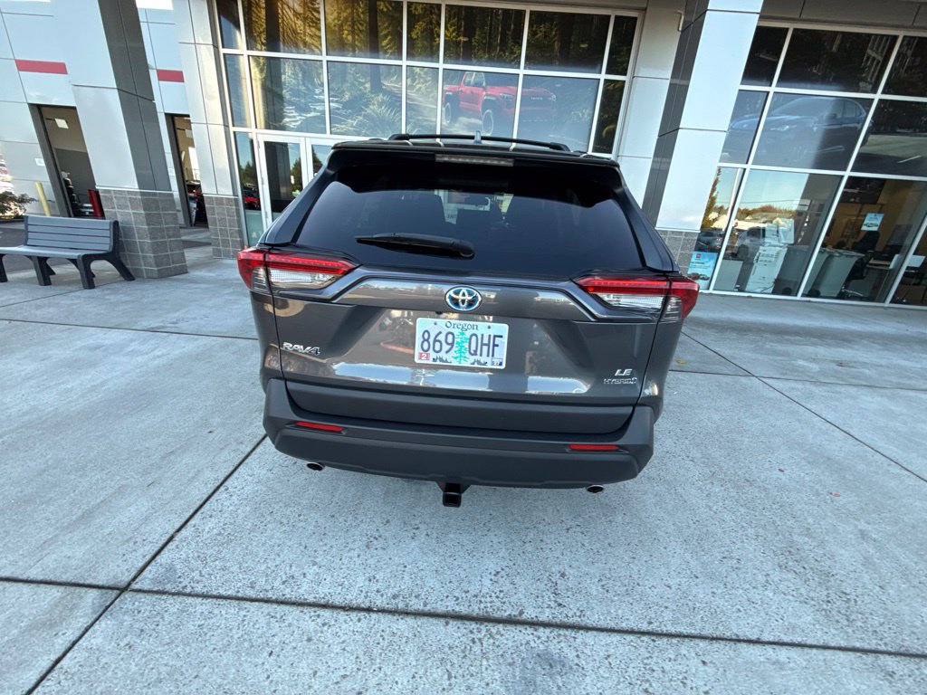 Used 2020 Toyota RAV4 LE w/ Carpet Mat Package AWD/4WD image 6