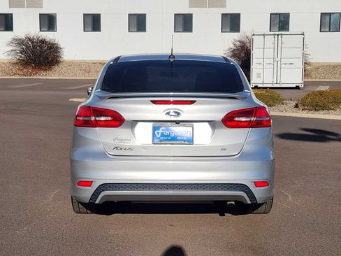 Used 2016 Ford Focus SE w/ SE Sport Package image 12