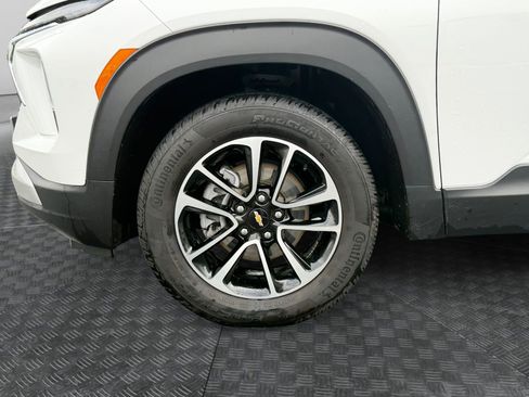 Used 2025 Chevrolet TrailBlazer LT AWD/4WD image 14