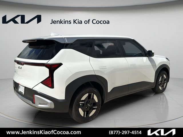 Certified 2027 Kia Seltos LX FWD image 4
