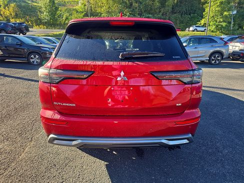 New 2025 Mitsubishi Outlander SE image 5