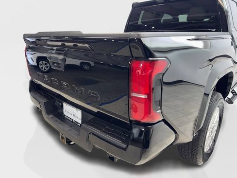 Used 2026 Toyota Tacoma SR5 AWD/4WD image 18