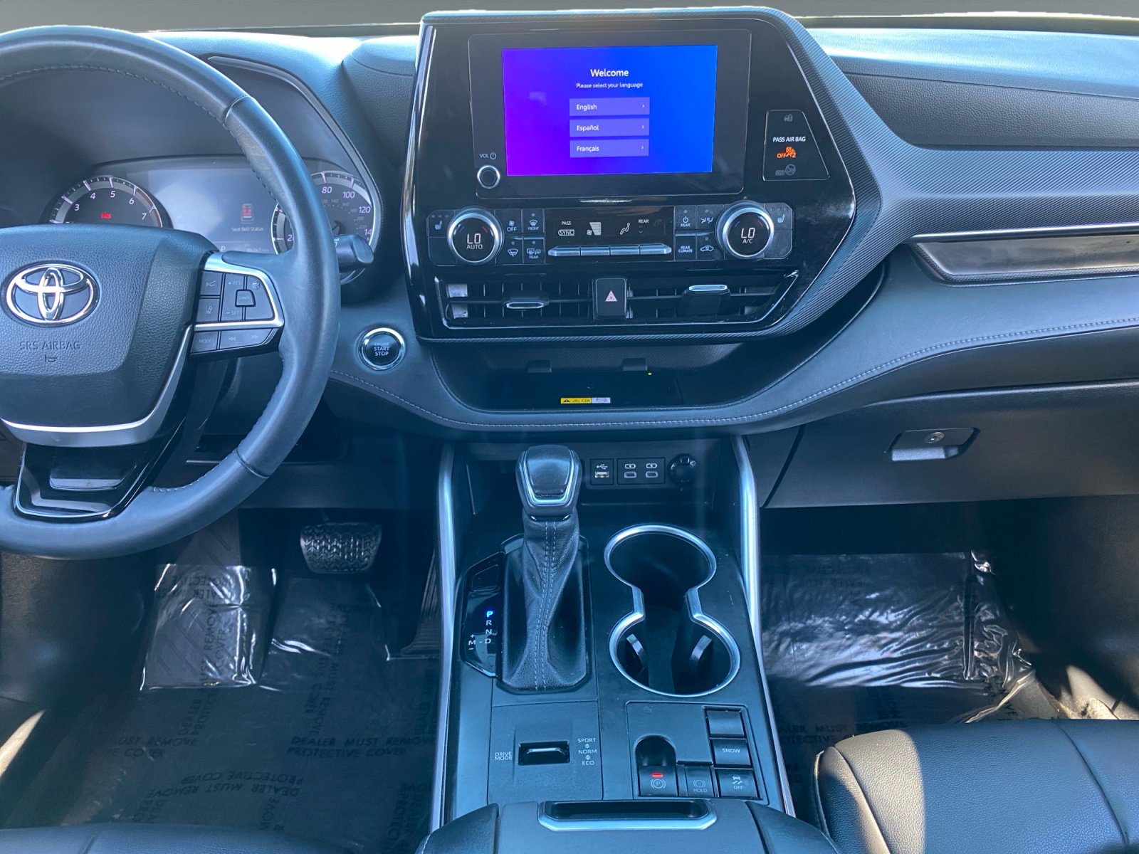 Used 2023 Toyota Highlander XSE FWD image 11