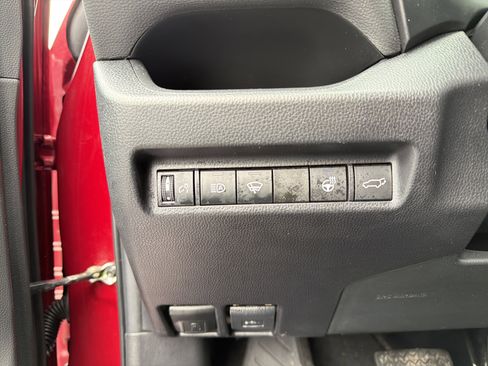 Used 2022 Toyota RAV4 XLE image 16