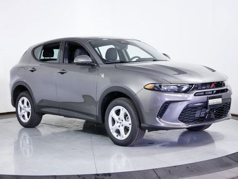 Certified 2024 Dodge Hornet GT image 2