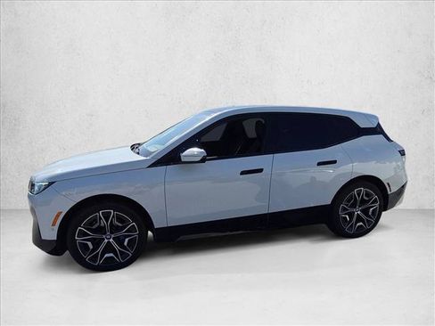 Used 2024 BMW iX xDrive50 w/ Premium Package AWD/4WD image 3