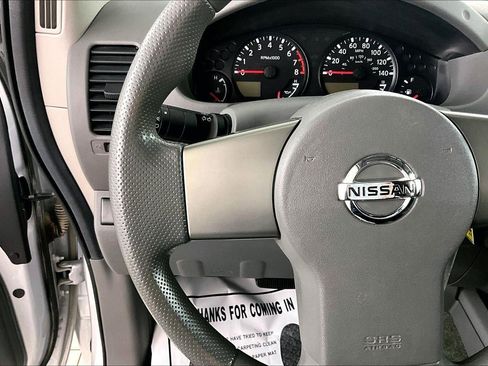 Used 2011 Nissan Frontier S image 12