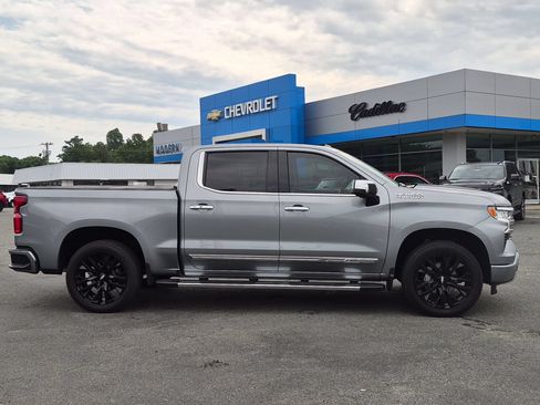 Used 2025 Chevrolet Silverado 1500 High Country AWD/4WD image 6