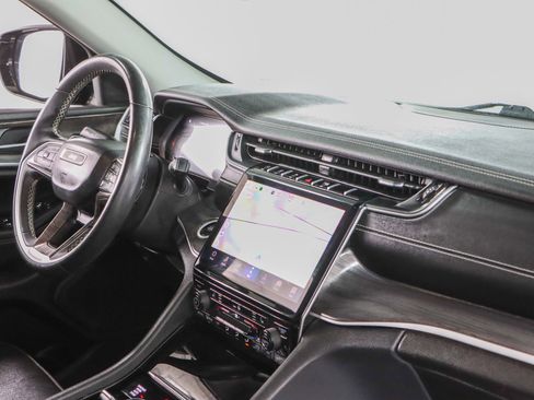 Used 2023 Jeep Grand Cherokee Limited image 26