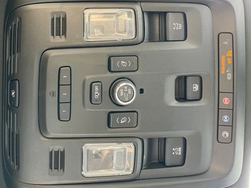 Used 2021 Cadillac Escalade ESV Premium Luxury AWD/4WD image 26