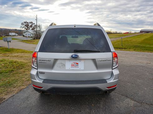 Used 2011 Subaru Forester 2.5X Premium w/ All-Weather Pkg image 4