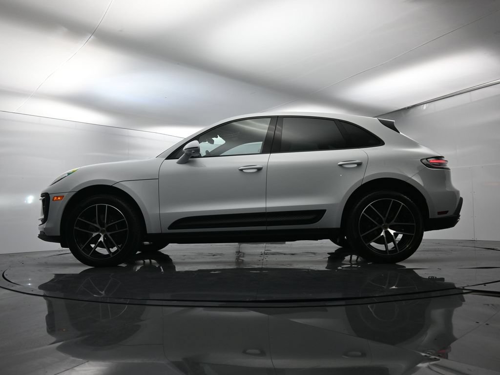 Certified 2026 Porsche Macan AWD/4WD image 46