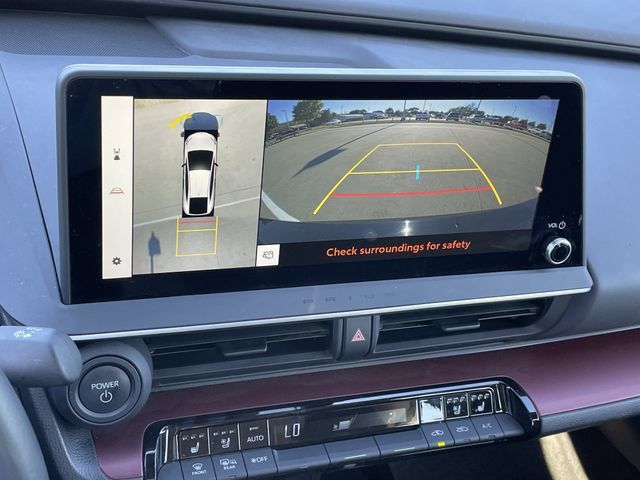 Used 2024 Toyota Prius Prime Premium w/ Advanced Technology Package FWD image 18