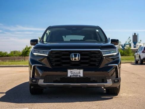 Used 2025 Honda Pilot EX-L image 2