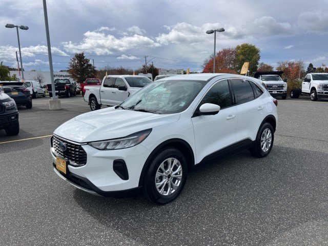 Used 2023 Ford Escape Active w/ Tech Pack #2 AWD/4WD image 3