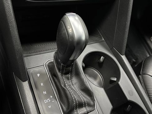 Used 2021 Volkswagen Atlas Cross Sport SE w/ Panoramic Sunroof Package image 21