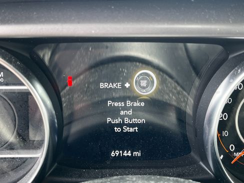 Used 2022 Jeep Wrangler Sport AWD/4WD image 9
