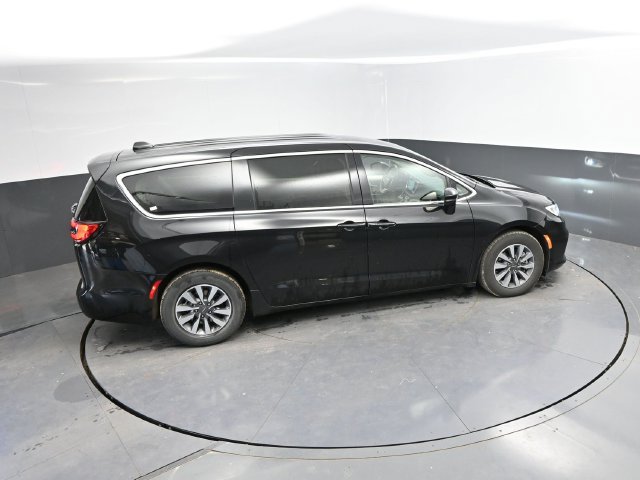 Used 2024 Chrysler Pacifica Limited FWD image 34