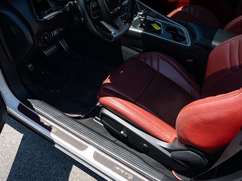 Used 2019 Dodge Challenger SRT Hellcat RWD image 30