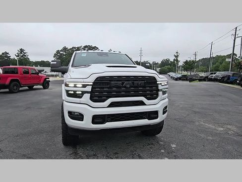 Used 2025 RAM 2500 Limited AWD/4WD image 39