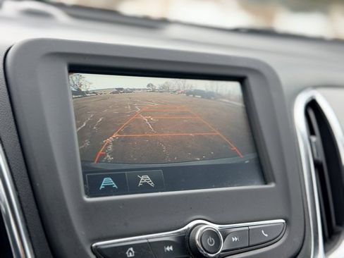 Used 2018 Chevrolet Equinox LS image 13