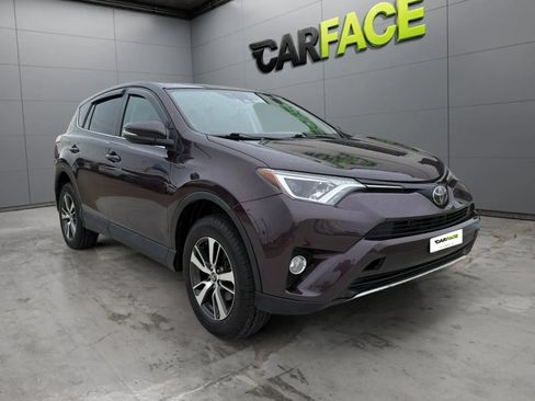 Used 2018 Toyota RAV4 XLE AWD/4WD image 4